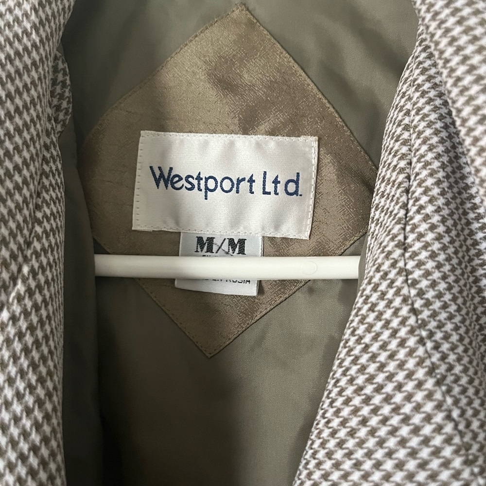 Westport Women’s Jacket with Hood - Picture 2 of 10